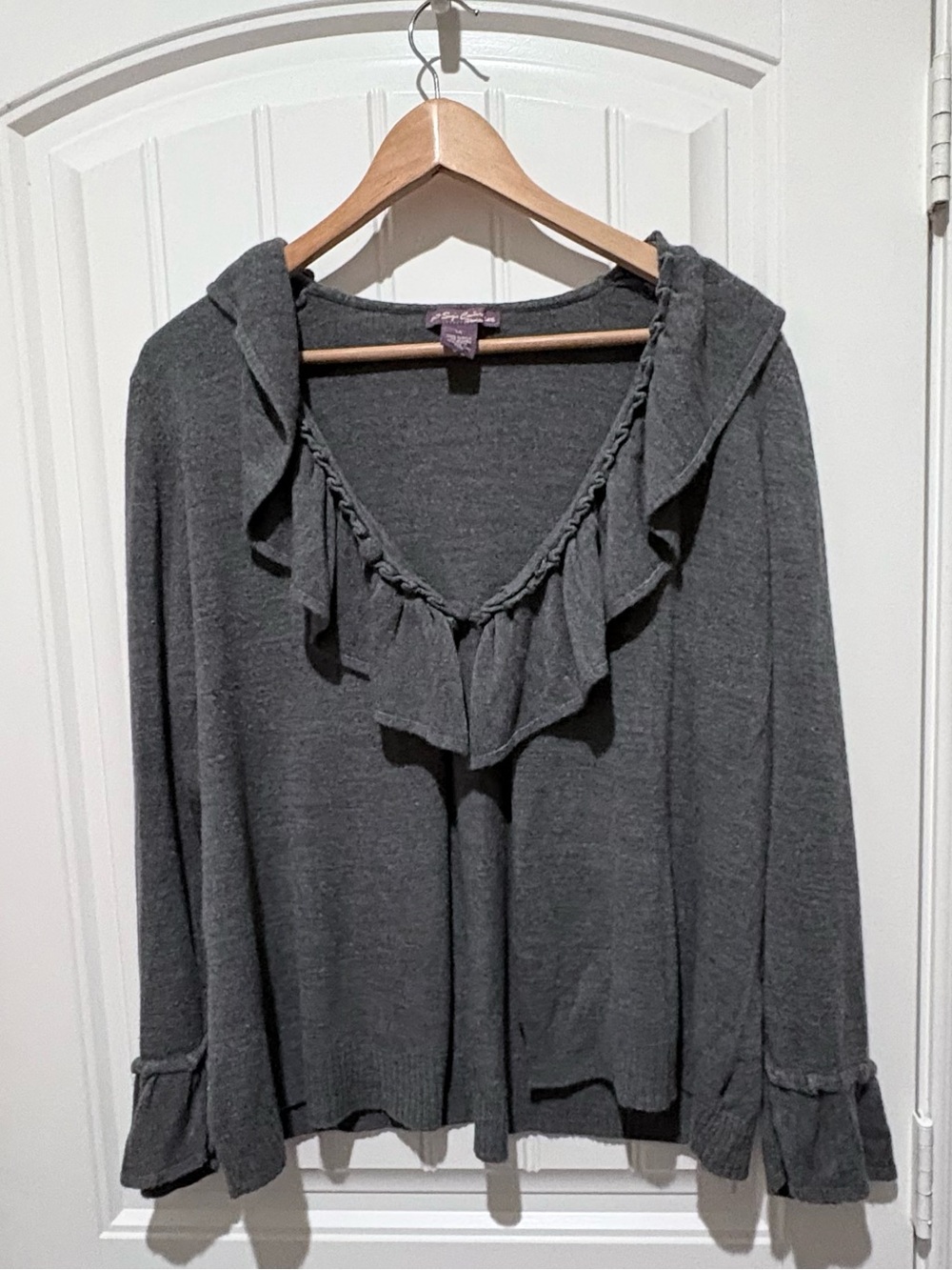 Suzie Couture Gray Dramatic Ruffle Statement Flounce V-Neck Sweater 1X